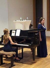 Foto: Rebecca Blanz, Sopran und Sofi Simeonidis am Flügel