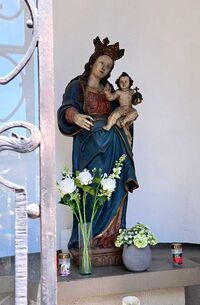 Muttergottes-Figur in der Mühlenstraße